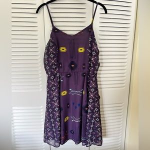 Summer purple dress with fun patterns! Size large